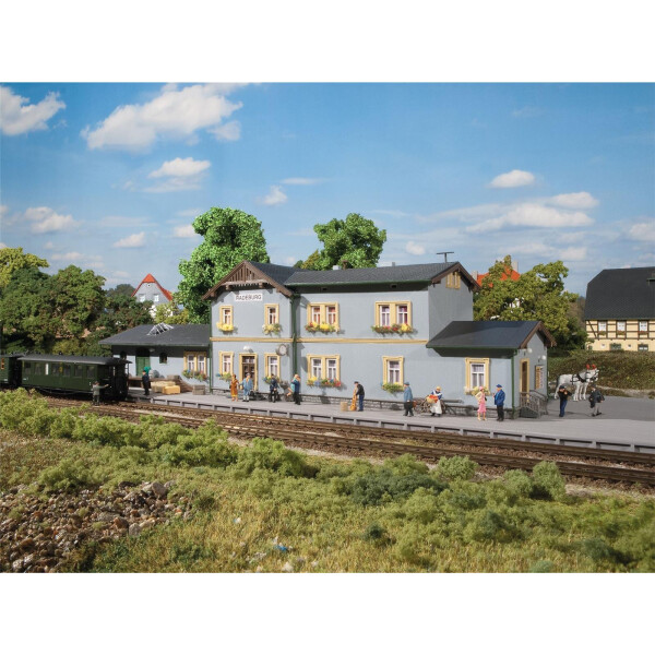 Auhagen 11329 Radeburg station, H0