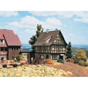 Vollmer 49530 Fachwerkhaus mit Hoftor, Z