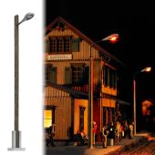Busch 4134 Street Lamp on Wooden Pole, H0