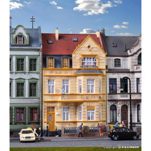 Kibri 39101 Terrace house with oriel Bonn, H0