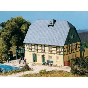 Auhagen 11359 Large farmhouse with barn and shed, H0