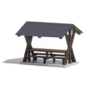 Busch 1563 Roofed Picnic Table with Benches, H0