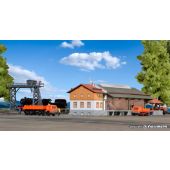 Kibri 36606 Freight shed with gantry and platform, Z