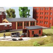Auhagen 41708 Narrow gauge engine shed with service...