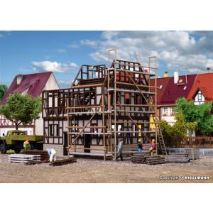 Voller 46889 Half-timbered building shell, H0