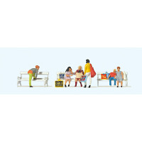 Preiser 10738 Einkaufende auf Parkbank, H0