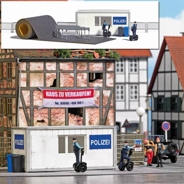 Busch 7868 Action Set: Polizeistation mit Segways, H0