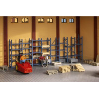 Auhagen 41660 Heavy-duty shelving and pallets, H0