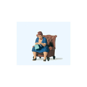 Preiser 45527 Strickende Frau im Sessel, G