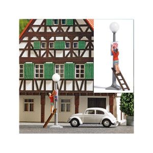 Busch 7908 Action-Set: Plakataufhängerin, H0