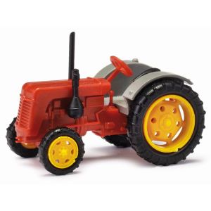 Busch 211006811 MEHLHOSE: Traktor Famulus, rot-grau, gelbe Felgen, TT