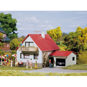 Auhagen 12222 Haus mit Garage, H0/TT