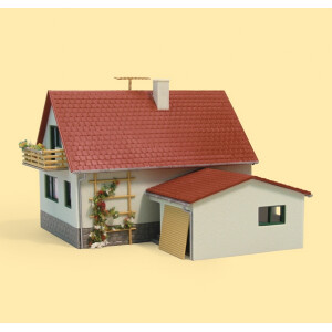 Auhagen 12222 House with garage, H0/TT