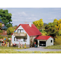 Auhagen 12222 Haus mit Garage, H0/TT