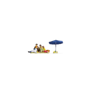 Noch 15599 Family having a Picnic, H0