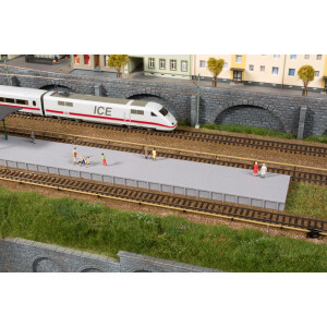 Auhagen 43688 Bahnsteig ohne Überdachung, TT