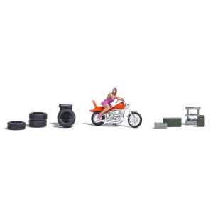 Busch 79811 Action Set: Biker Model, H0
