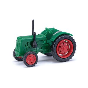 Busch 211006710 MEHLHOSE: Traktor Famulus, Grün, Felgen Rot, N