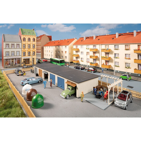 Auhagen 11484 Garagen mit Zubehör, H0