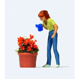 Preiser 28103 Watering the flowers, H0
